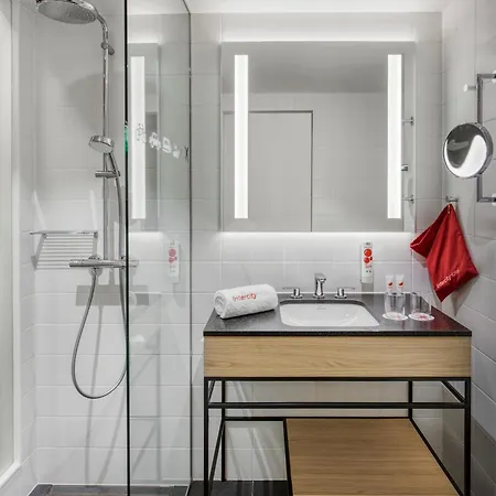 Intercityhotel Szálloda 4*